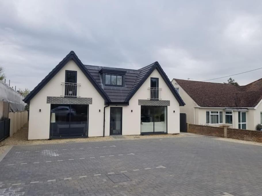 קידלינגטון Rosey Lodge -1Bedroom Cousy Flat - Parking, Netflix, Wifi - Close To Blenheim Palace & Oxford - F5 מראה חיצוני תמונה