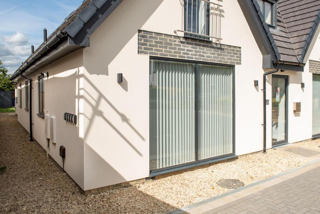 קידלינגטון Rosey Lodge -1Bedroom Cousy Flat - Parking, Netflix, Wifi - Close To Blenheim Palace & Oxford - F5 מראה חיצוני תמונה