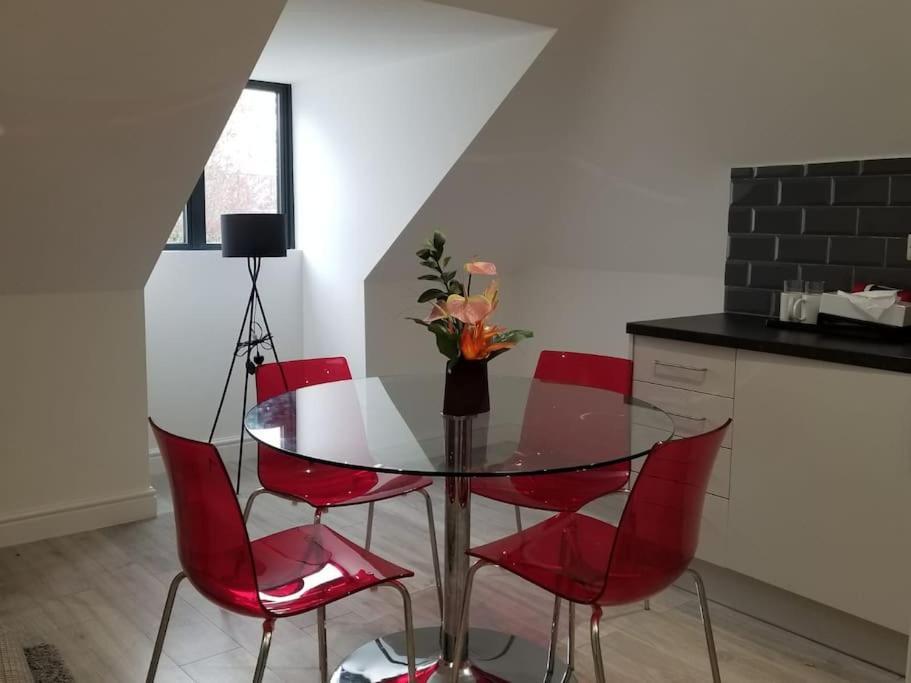 קידלינגטון Rosey Lodge -1Bedroom Cousy Flat - Parking, Netflix, Wifi - Close To Blenheim Palace & Oxford - F5 מראה חיצוני תמונה