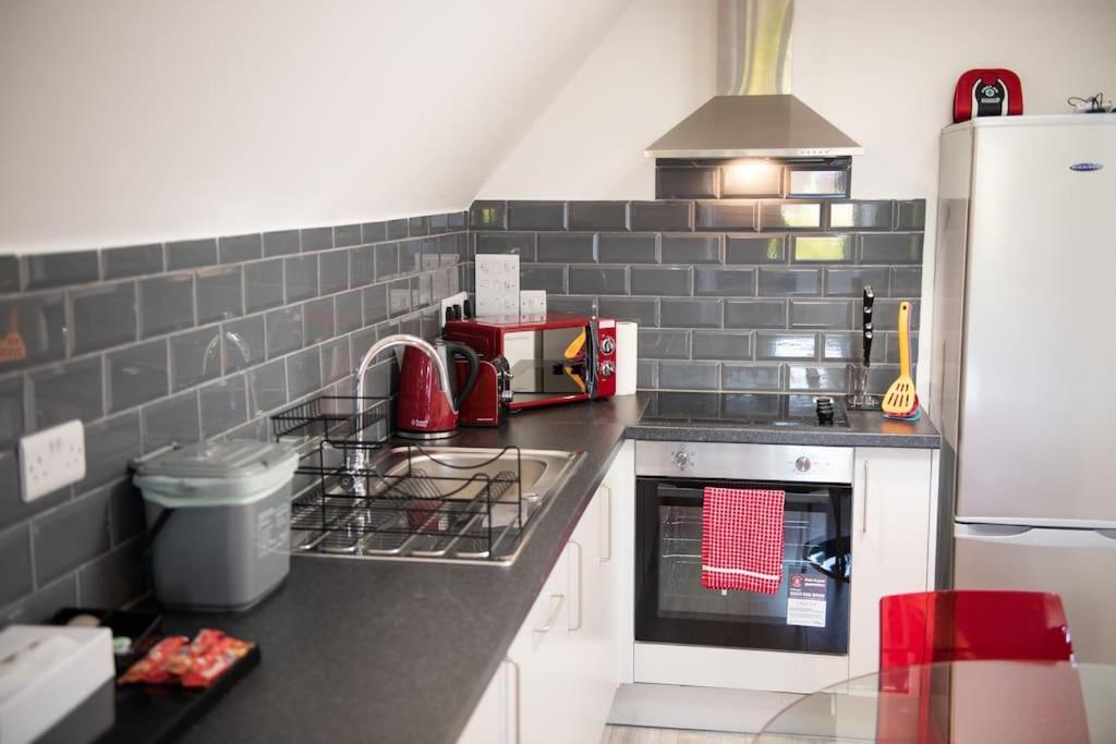 קידלינגטון Rosey Lodge -1Bedroom Cousy Flat - Parking, Netflix, Wifi - Close To Blenheim Palace & Oxford - F5 מראה חיצוני תמונה