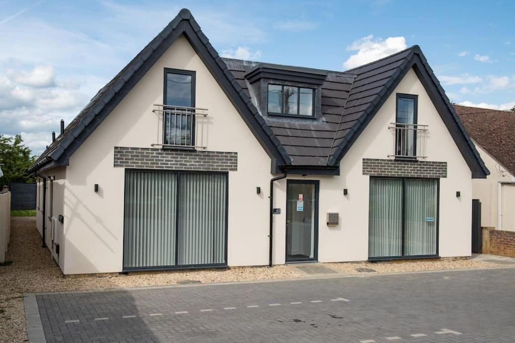 קידלינגטון Rosey Lodge -1Bedroom Cousy Flat - Parking, Netflix, Wifi - Close To Blenheim Palace & Oxford - F5 מראה חיצוני תמונה
