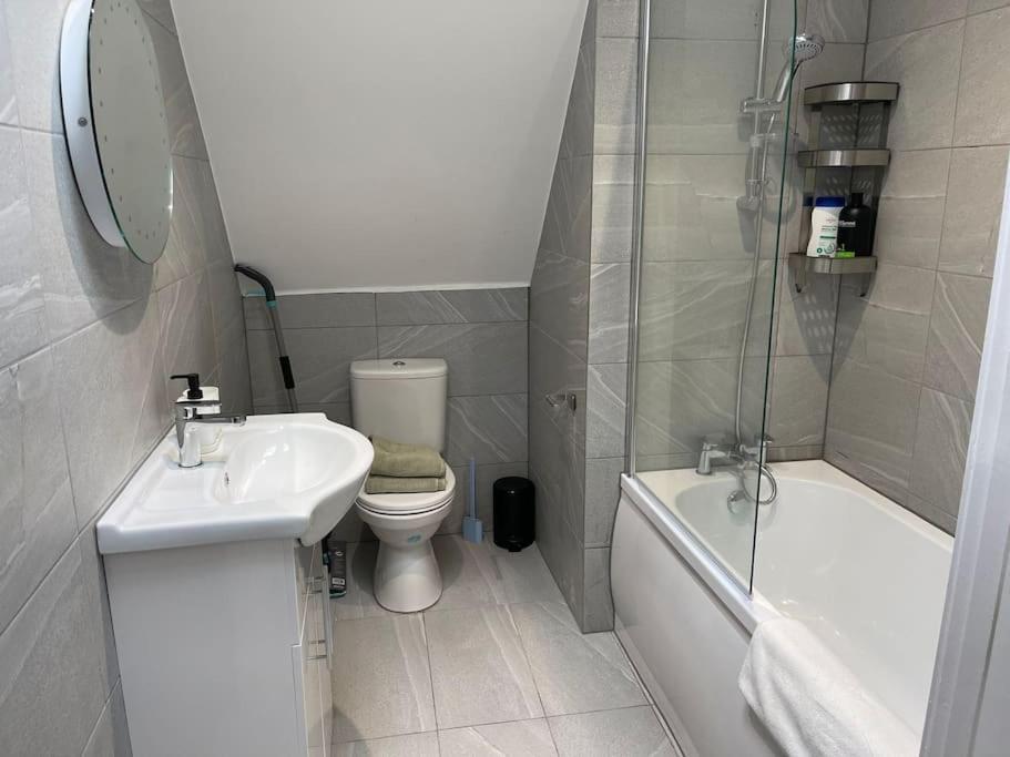 קידלינגטון Rosey Lodge -1Bedroom Cousy Flat - Parking, Netflix, Wifi - Close To Blenheim Palace & Oxford - F5 מראה חיצוני תמונה