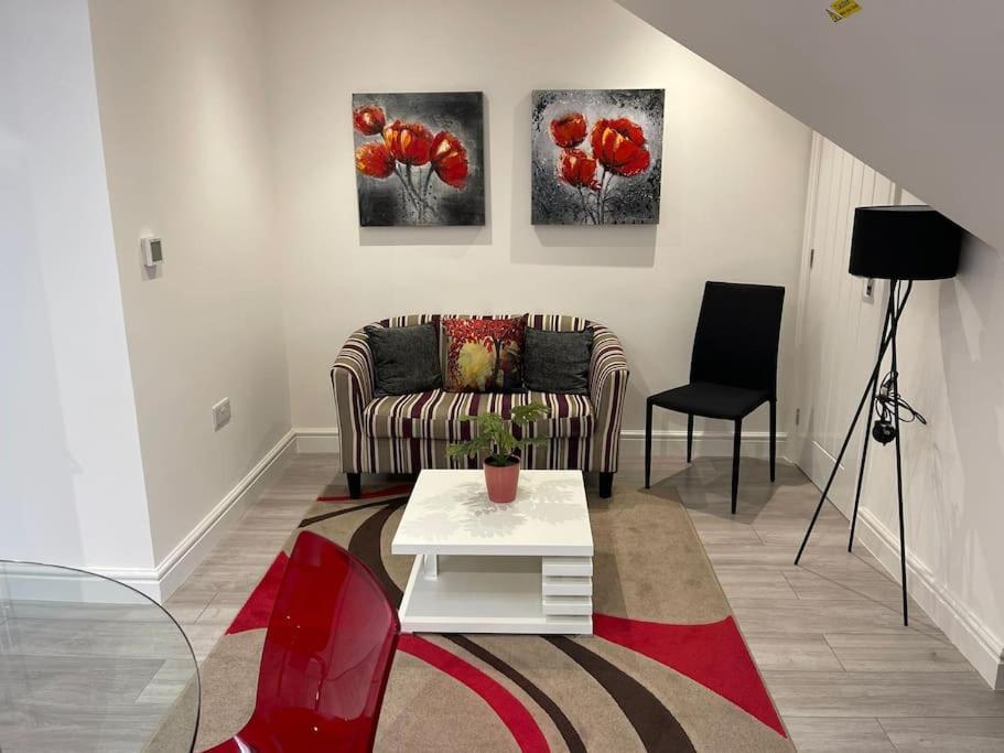 קידלינגטון Rosey Lodge -1Bedroom Cousy Flat - Parking, Netflix, Wifi - Close To Blenheim Palace & Oxford - F5 מראה חיצוני תמונה